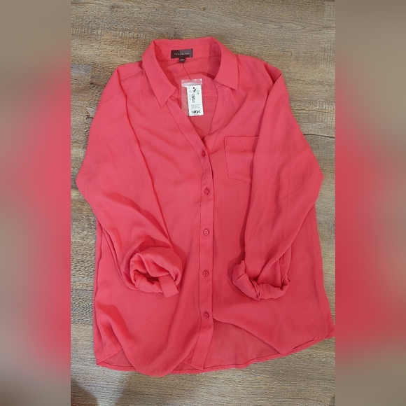 ❤️ Hot pink button down blouse🌸 - Picture 6 of 11